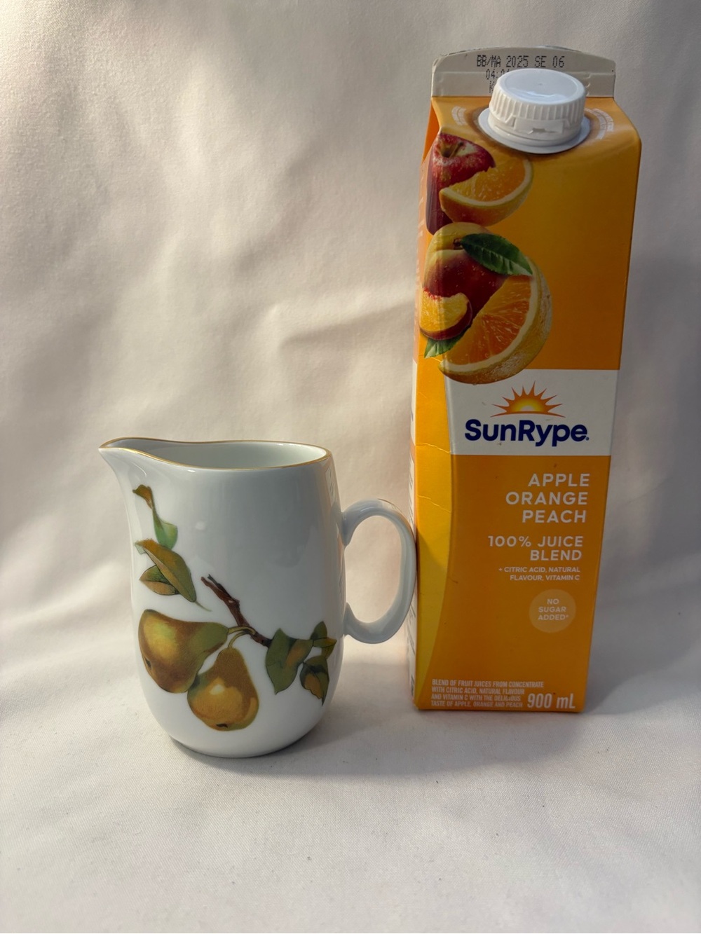 Royal Worcester Evesham porcelain creamer/jug